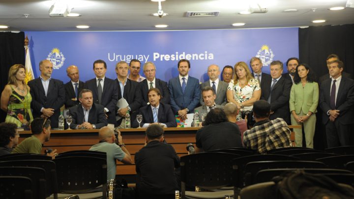 13.03.2020 Se decretó emergencia sanitaria ante los primeros casos de COVID-19 en el país